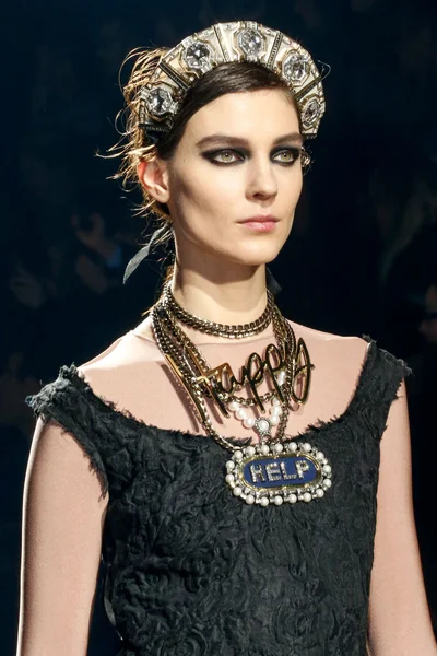 Look 1